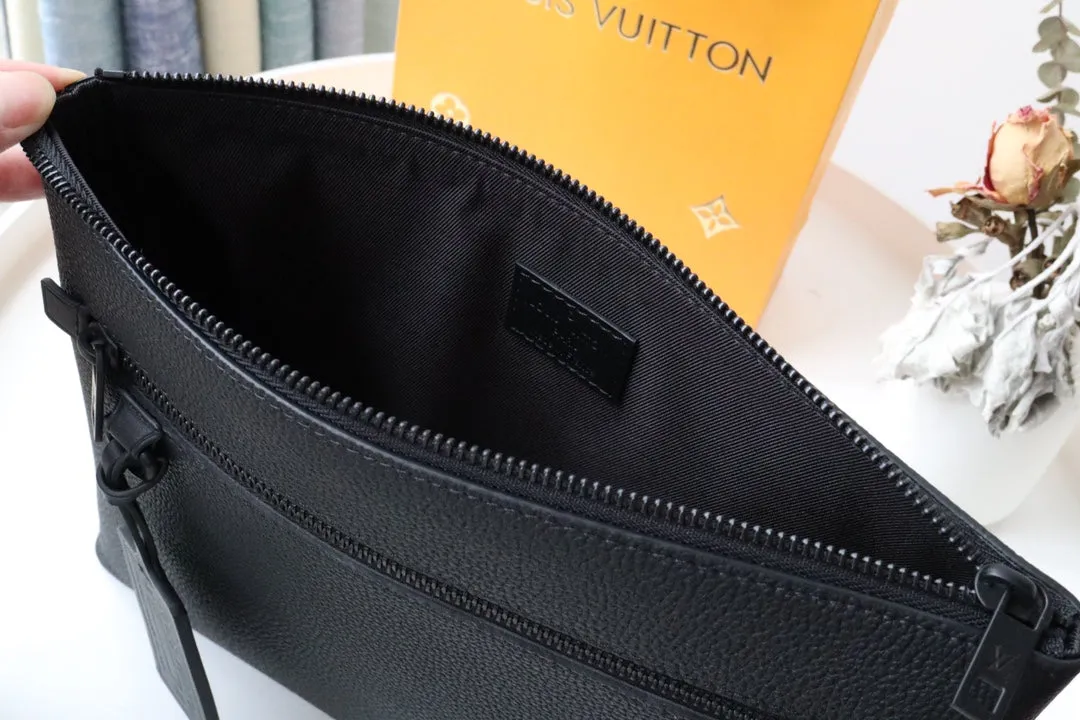 TAKEOFF POUCH 30 AEROGRAM BLACK CALFSKIN