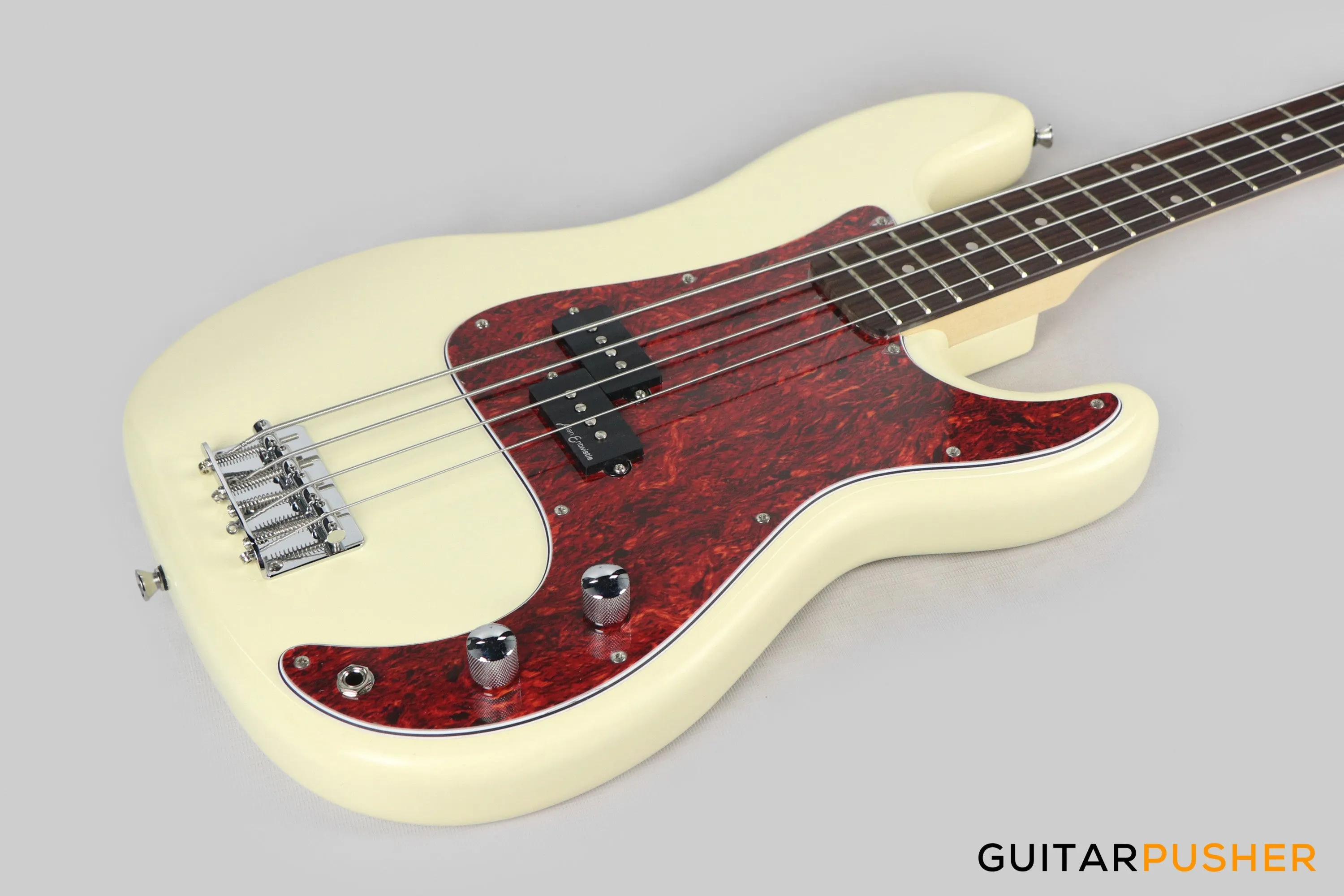 Vintage Coaster Series V40 4-String PB Bass w/ Kinsman 10-Watt Bass Amplifier, Gig Bag, & Accessories - Vintage White